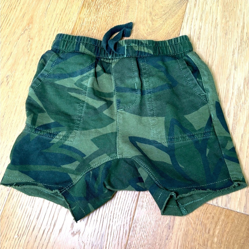 Tea camo shorts boys 9-12mo